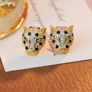 Panthere Gold Green Eyes Stud Earrings